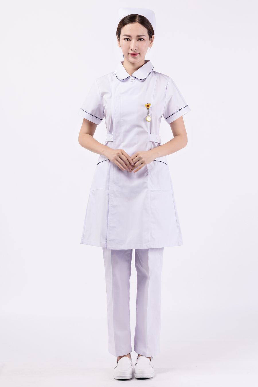 如何選擇正規(guī)的護士服裝生產(chǎn)廠家